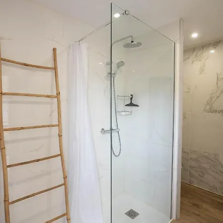 לינה וארוחת בוקר Maison Maleville דום